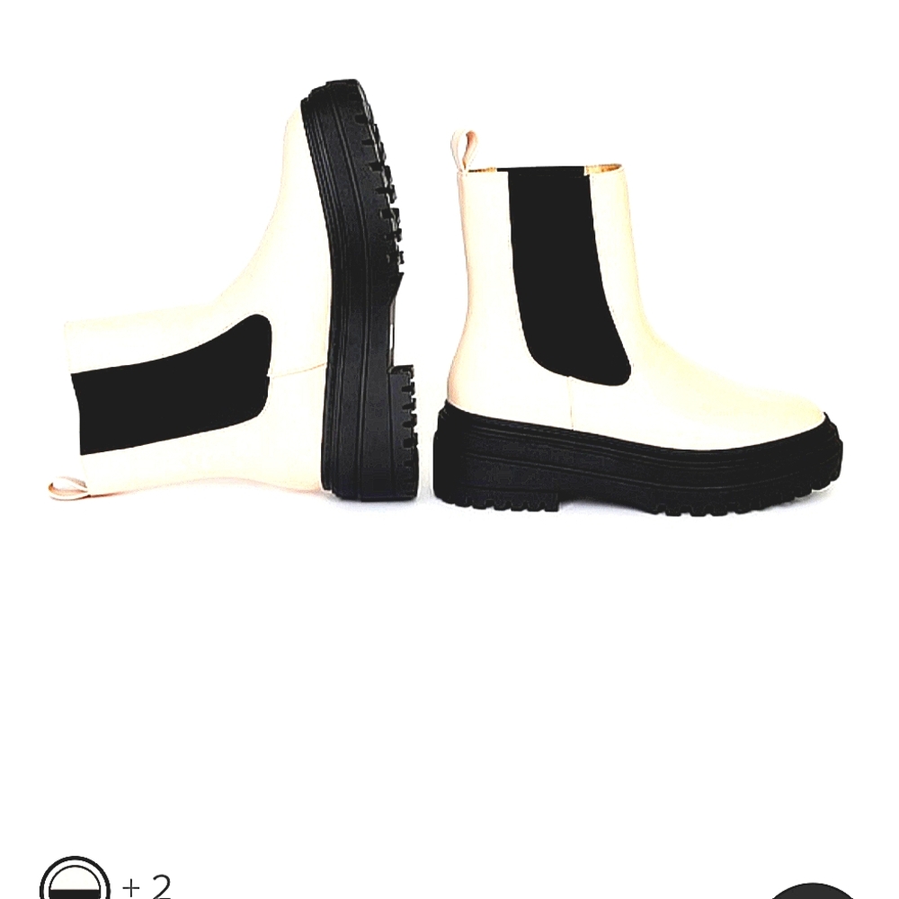 PRE- ORDER ... SHLD ARRIVE BY JAN 30TH Also COME INBLACK WITH RED HEEL!!!!!! 💋